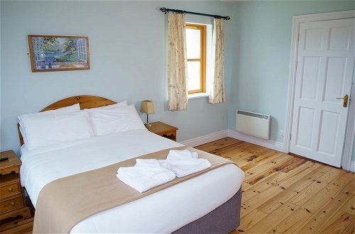 Photo 13 - Dingle Courtyard Cottages 2 Bed Sleeps 4