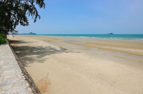 Photo 36 - Hua Hin Luxury Beachfront Condo By Mon