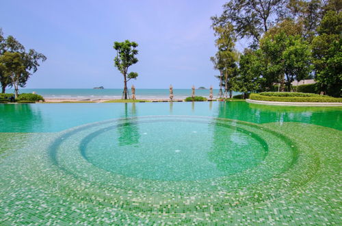 Photo 31 - Hua Hin Luxury Beachfront Condo By Mon