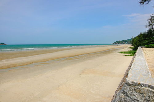 Photo 44 - Hua Hin Luxury Beachfront Condo By Mon