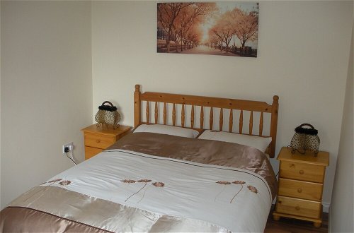 Photo 5 - Beautiful 3-bed House in Knock