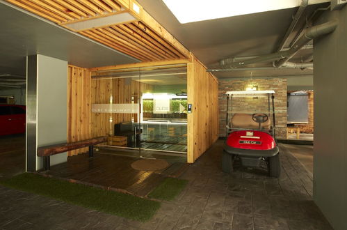 Photo 3 - Qube Suites Sukhumvit