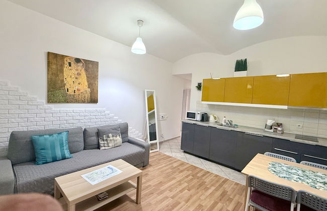 Ground Floor Apartment - Photo 13