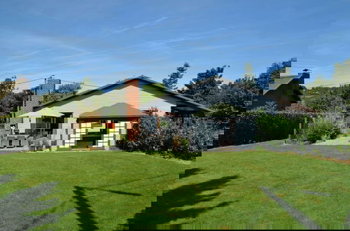 Foto 10 - Holiday Home with Terrace, Garden, BBQ, Sauna & Hot Tub