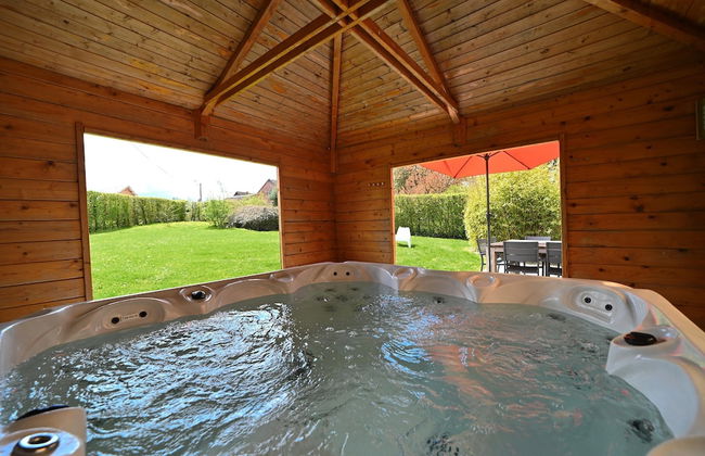 Holiday Home with Terrace, Garden, BBQ, Sauna & Hot Tub - Foto 14