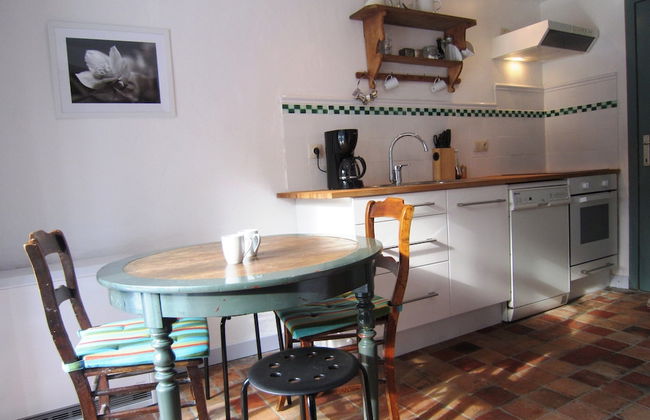 Regional House With Exposed Timber Frame Elements Full of Authenticity and Charm in a Green Area - Foto 6
