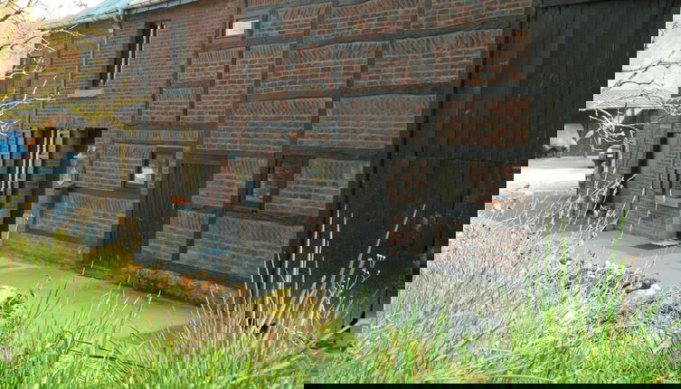 Foto 1 - Regional House With Exposed Timber Frame Elements Full of Authenticity and Charm in a Green Area