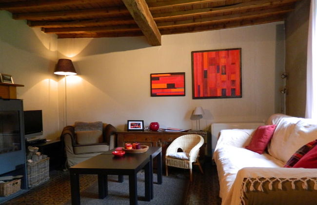 Regional House With Exposed Timber Frame Elements Full of Authenticity and Charm in a Green Area - Foto 7