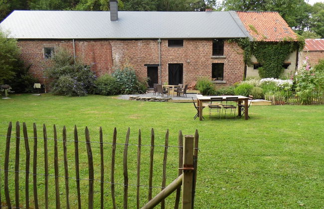 Regional House With Exposed Timber Frame Elements Full of Authenticity and Charm in a Green Area - Foto 25