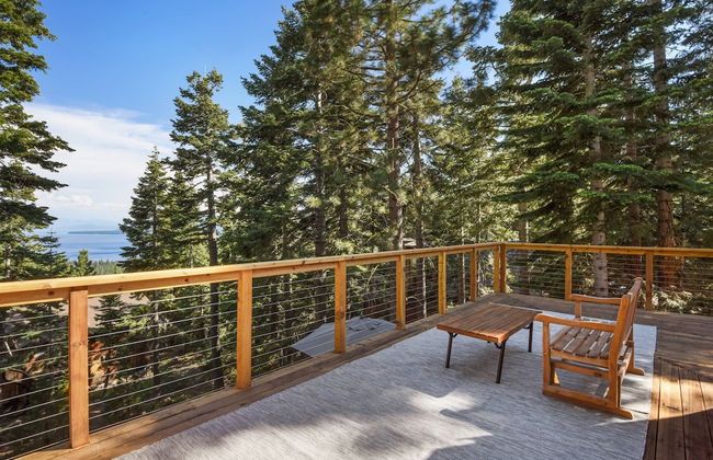 Snowshoe Cabin 3 Decks, BBQ & Hot Tub! - Photo 29