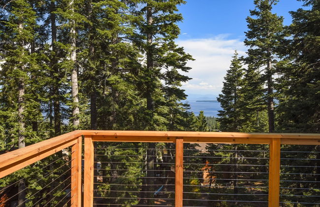 Snowshoe Cabin 3 Decks, BBQ & Hot Tub! - Photo 23