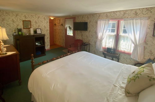 Photo 18 - Family Farmhouse Inn