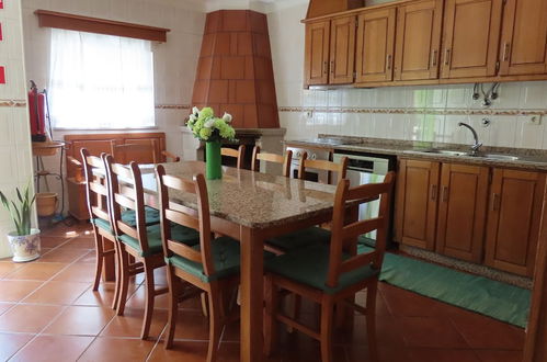 Foto 12 - Lovely 3-bed House in Queimada Ideal for Families