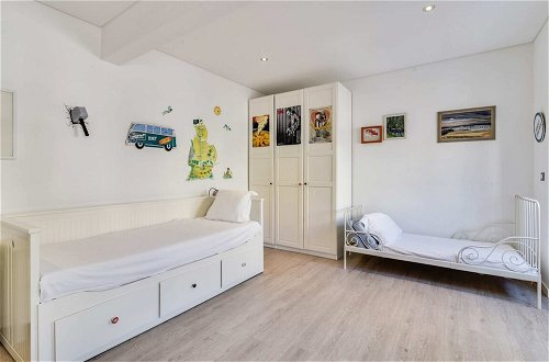 Photo 4 - Charming 2 Bedroom Apartment at Restelo