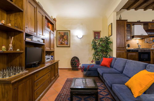 Photo 13 - Florence Ariento Romantic Apartment