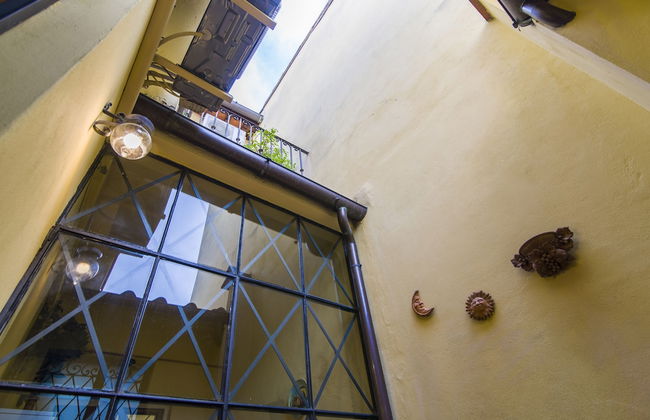 Florence Ariento Romantic Apartment - Photo 26