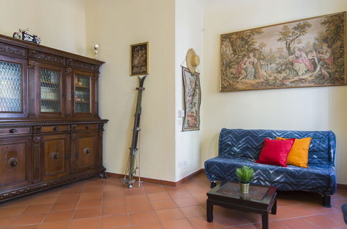 Photo 16 - Florence Ariento Romantic Apartment