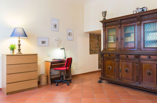 Photo 23 - Florence Ariento Romantic Apartment