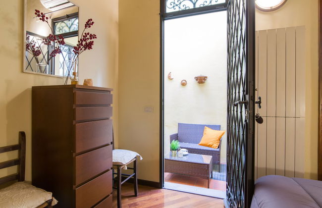 Florence Ariento Romantic Apartment - Photo 22