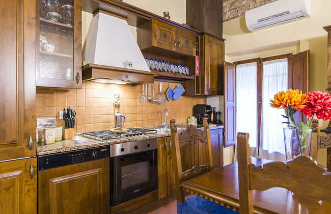 Florence Ariento Romantic Apartment - Photo 10