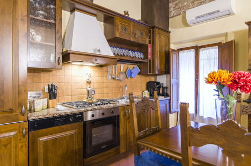 Photo 10 - Florence Ariento Romantic Apartment