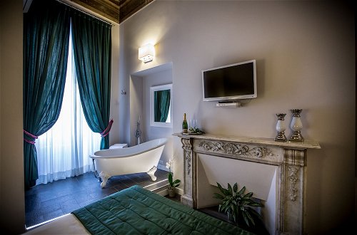 Photo 2 - Chic & Town Luxury Rooms