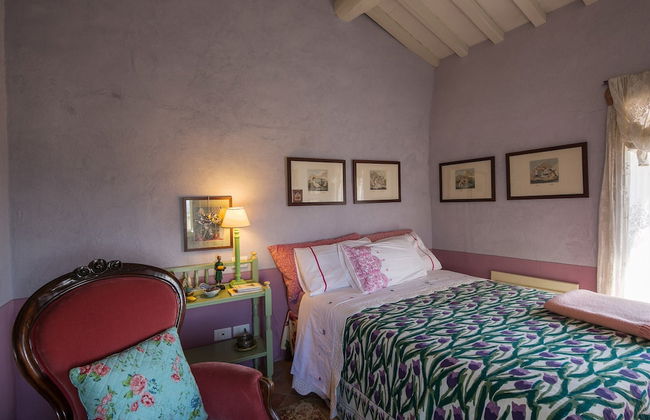 Romantic Retreat With Pool - Photo 8