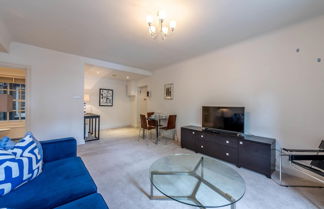 Photo 2 - Smart 2 Bedroom Apartment in Chelsea 26