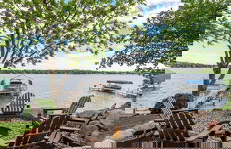 Foto 1 - Lakefront Luxury