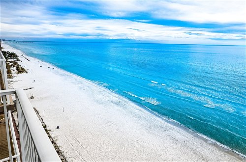 Photo 29 - Landmark Holiday Beach Resort by VRI Americas