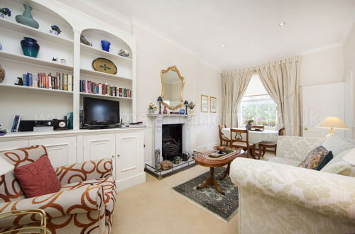 Photo 9 - Brunswick Gardens - Cosy Apartment in a Cherry Tree Lined Street- Notting Hill