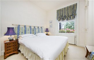 Photo 1 - Brunswick Gardens - Cosy Apartment in a Cherry Tree Lined Street- Notting Hill