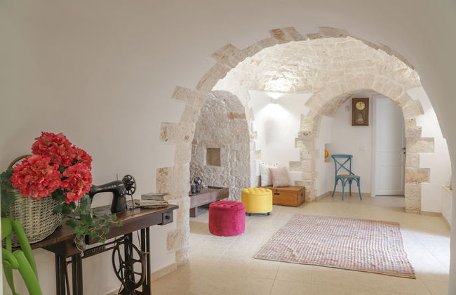 TD Trulli Saveni Trulli with Pool Near the Centre - Photo 19