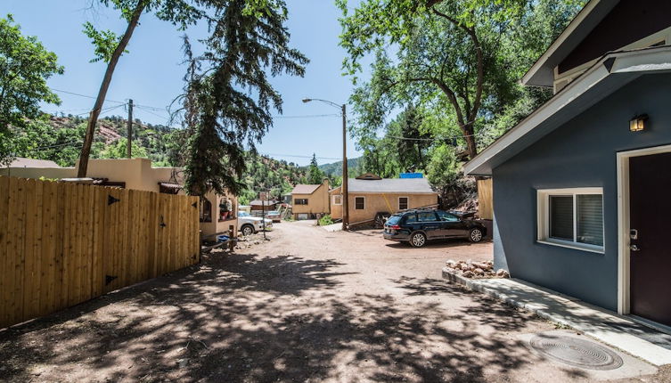 Photo 1 - 3BR Manitou Springs2min to Restaurants W/hot Tub