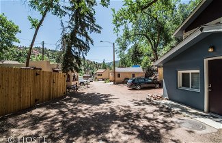 Photo 1 - 3BR Manitou Springs2min to Restaurants W/hot Tub