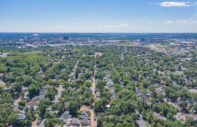 Romantic Getaway King Bed 1min to Restaurants! - Foto 35