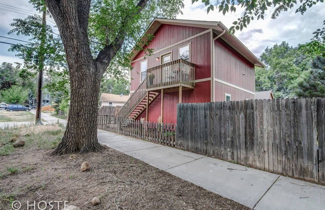 Romantic Getaway King Bed 1min to Restaurants! - Foto 29