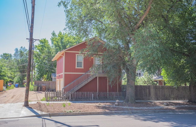 Romantic Getaway King Bed 1min to Restaurants! - Foto 24