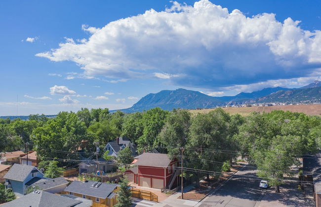 Romantic Getaway King Bed 1min to Restaurants! - Foto 40