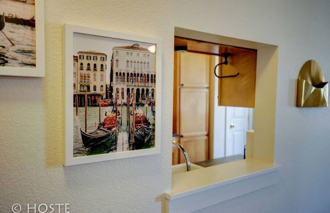 Romantic Getaway King Bed 1min to Restaurants! - Foto 43