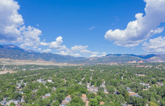 Romantic Getaway King Bed 1min to Restaurants! - Foto 20