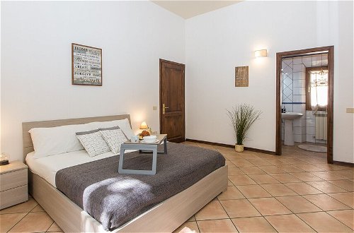 Photo 16 - Rental In Rome Rosselli Palace Apartment 2