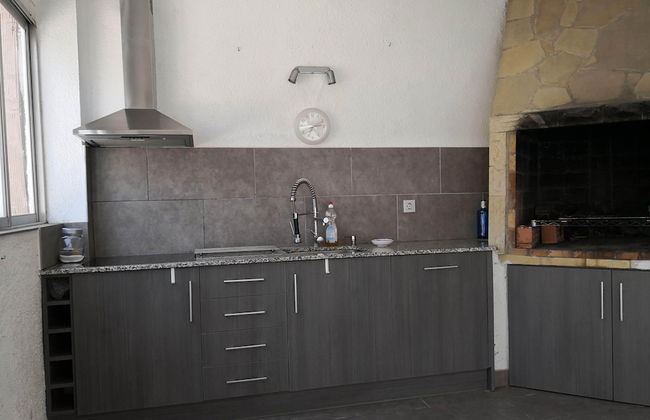 Villa con gran piscina en zona residencial - Foto 7