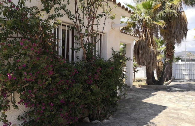 Villa con gran piscina en zona residencial - Foto 20
