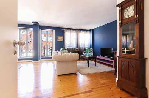 Photo 17 - JOIVY Bold & classy 2BR home w/balcony in Baixa, moments from shopping streets