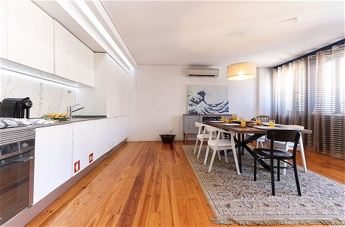 Foto 12 - ALTIDO Bold & classy 2BR home w/balcony in Baixa, moments from shopping streets