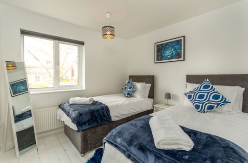 Photo 2 - Elite Properties - Sleeps Up to 4 - Leamington Spa