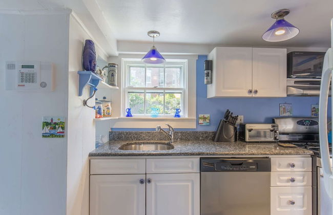 Brackett Cottage - Photo 13