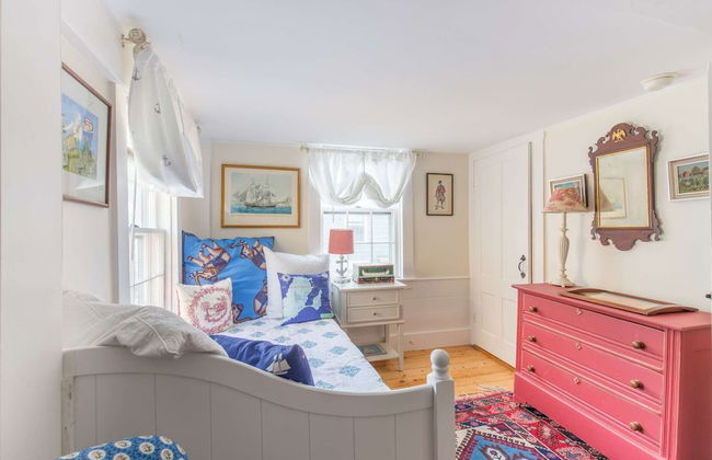 Brackett Cottage - Photo 2