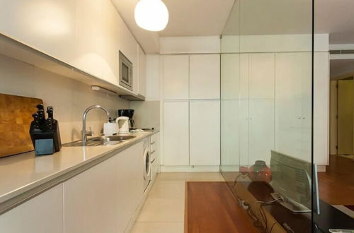 Photo 8 - ALTIDO Color-block studio w/workspace &free parking at the heart of Santa Catarina